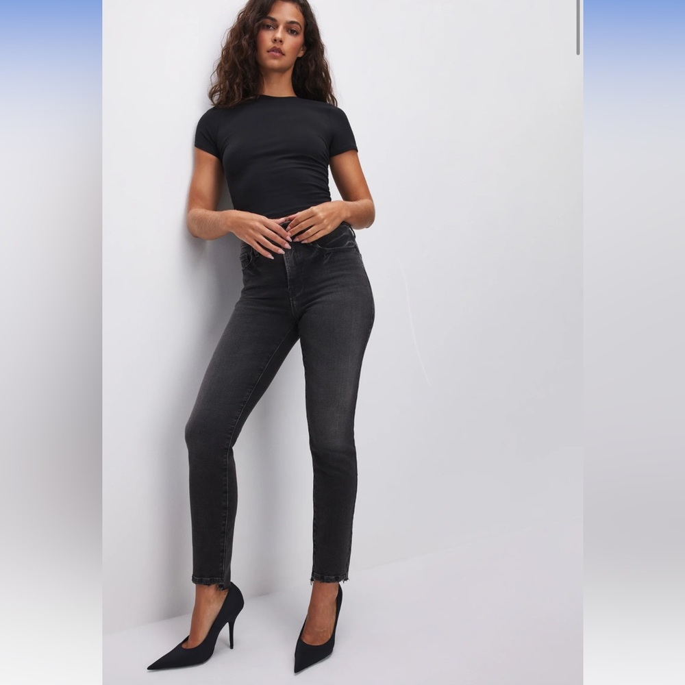 Good American SOFT-TECH GOOD CLASSIC SLIM STRAIGHT JEANS (size 2)